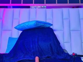 NathaxaLeans live webcam show