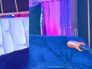 NathaxaLeans live cam