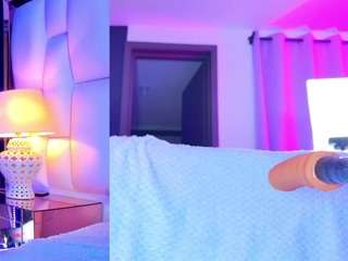 NathaxaLeans live cam preview