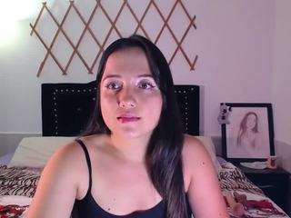  naughtygirlmmm chat room
