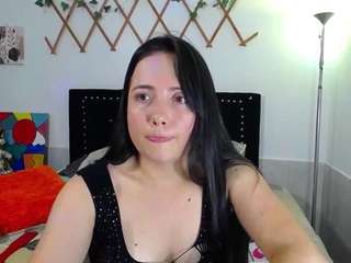 naughtygirlmmm live cam profile