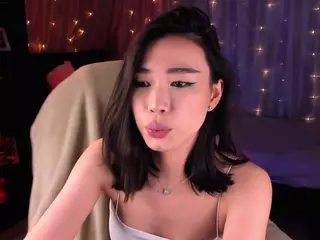 Milemissu's Live Sex Cam Show