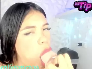 valentigomez10's Live Sex Cam Show