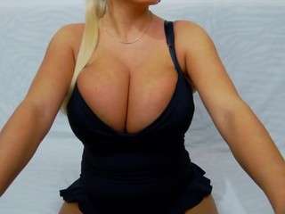 kellybabee webcam model