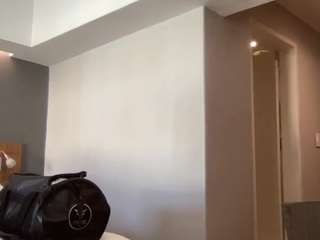 le modèle kingtgc est en webcam porno dans un show sur le site camsoda, il possède les tags suivants: asshole,bedroom,black hair,blowjob,brown eyes,living room,muscular,no drinking,no smoking,orgasm,tease,black,ebony,hd