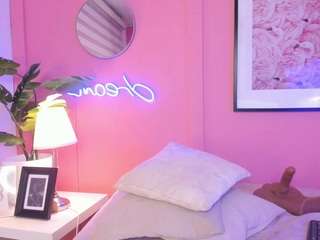 sweet-julieta1 Live Webcam on CamSoda
