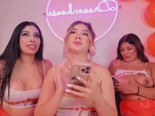 Live webcam model sweet-julieta1 on Soda Cams
