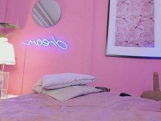 sweet-julieta1 Live Webcam on CamSoda