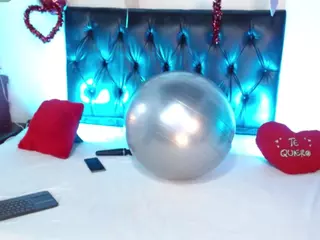 xcarlet's Live Sex Cam Show