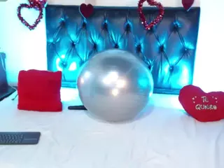 xcarlet's Live Sex Cam Show