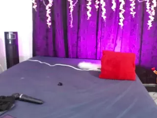 xcarlet's Live Sex Cam Show