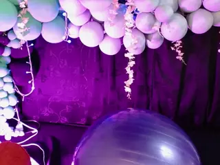 xcarlet's Live Sex Cam Show