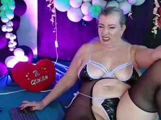 xcarlet's Live Sex Cam Show