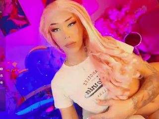 alexa-naughty Live Webcam on CamSoda