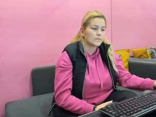 hugeboobserin