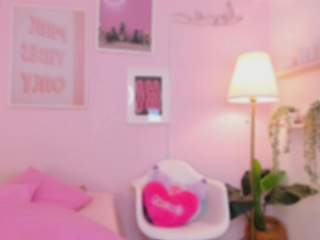 little-natt Live Webcam on CamSoda