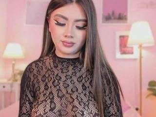 little-natt Live Webcam on CamSoda