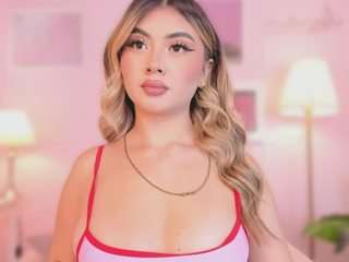 little-natt Live Webcam on CamSoda