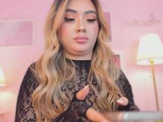 little-natt Live Webcam on CamSoda