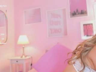 little-natt Live Webcam on CamSoda