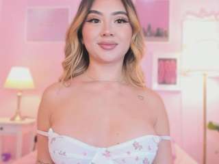 little-natt Live Webcam on CamSoda