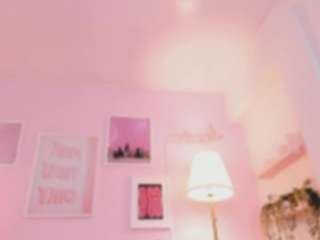 little-natt Live Webcam on CamSoda