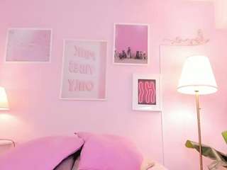 little-natt Live Webcam on CamSoda