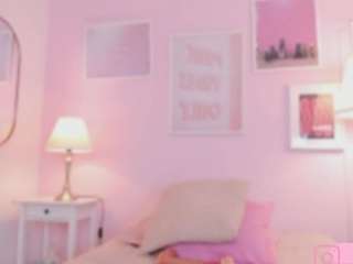 little-natt Live Webcam on CamSoda