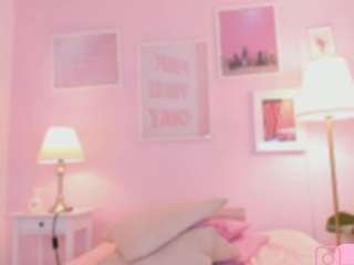 Live webcam model little-natt on Soda Cams