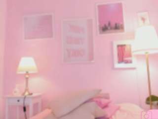 Live webcam model little-natt on Soda Cams