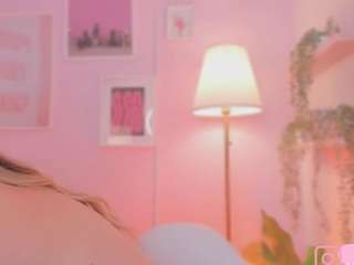 little-natt Live Webcam on CamSoda