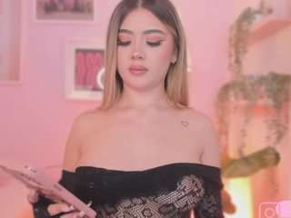 little-natt Live Webcam on CamSoda