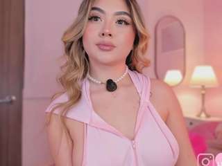 little-natt Live Webcam on CamSoda