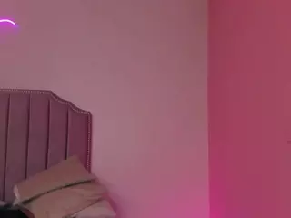 little-natt's Live Sex Cam Show