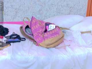 nia-evans's CamSoda show and profile