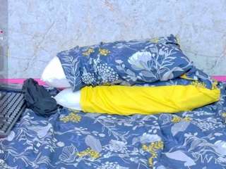 nia-evans's CamSoda show and profile