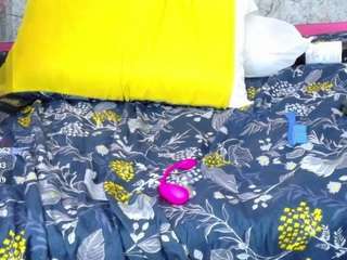 nia-evans's CamSoda show and profile