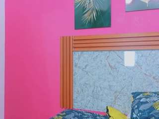 nia-evans's CamSoda show and profile