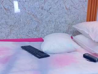 nia-evans Live Webcam on CamSoda
