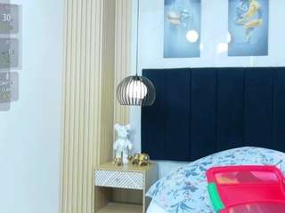 nia-evans's live room