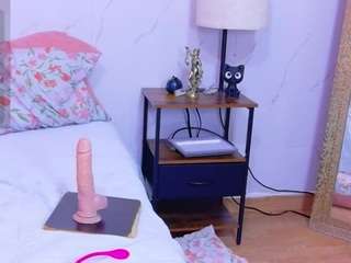 nia-evans live cam preview