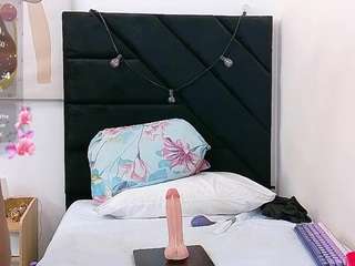 nia-evans live cam preview