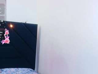 nia-evans live cam preview