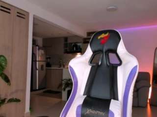 queen-violett1 Live Webcam on CamSoda