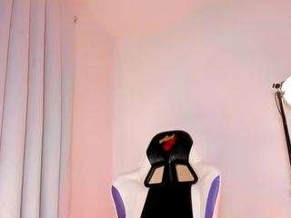 Violet live cam preview