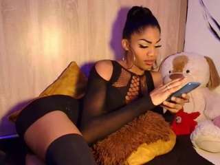 sasha-hiilss Live Webcam on CamSoda