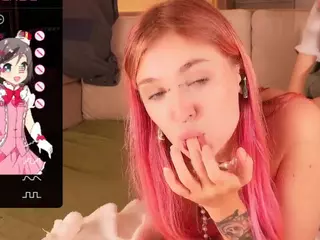 Tinytaissa's Live Sex Cam Show