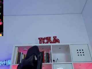 Angeldammilf live cam preview