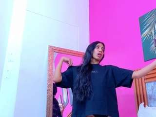 littlee-emily live cam profile