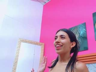 littlee-emily Live Webcam on CamSoda